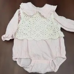 ピンク フリル付きレースロンパース