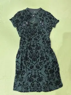 ダークグリーン フラワーパターン 半袖ワンピース