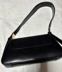 ブラックレザーハンドバッグ