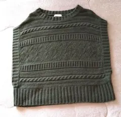 オリーブグリーン ケーブルニットベスト