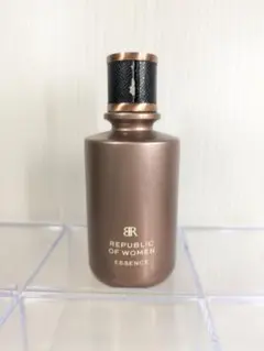 バナナリパブリック　Republic of women essence　50mlのサムネイル