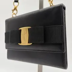 フェラガモ ヴァラリボン ショルダーウォレット レザー ゴールド金具 ブラックのサムネイル