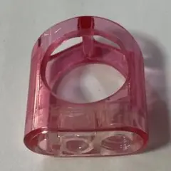 ライターの指輪。赤