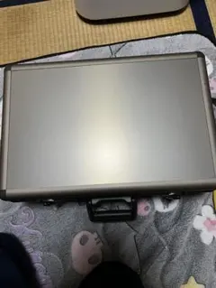 いすゞギガ用 エアサスコントロールスイッチ用収納ボックス - メルカリ