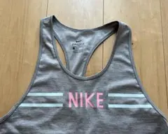 NIKE グレー タンクトップ ピンクロゴのサムネイル