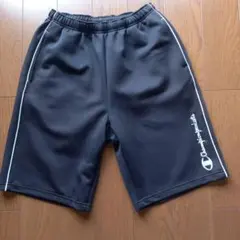 Champion ブラックハーフパンツ サイドライン付き