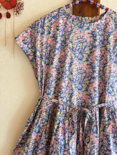 LIBERTY リバティ　handmade ハンドメイド　ワンピース　ドレスのサムネイル