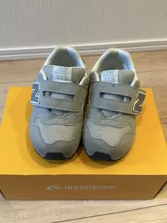 New Balance 313 キッズ スニーカー グレーのサムネイル