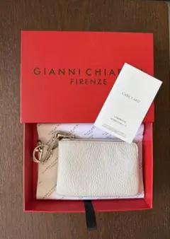 【新品・未使用】GIANNI CHIARINI ホワイト　カードケースキーリング