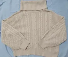 ケーブルニット タートルネック セーター薄いピンク色