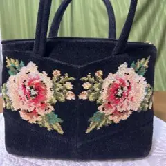 feller黒の刺繍花柄ハンドバッグ