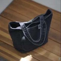 Item thumbnail for item 14dd9d3c-f915-4d38-9259-b9fb6138500b