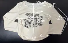 クリーム色 蝶プリント 長袖Tシャツ 生地薄め