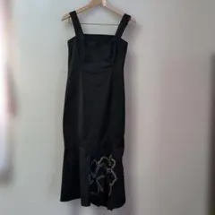 マレーラ　ブラック花柄刺繍スリーブレスワンピースのサムネイル