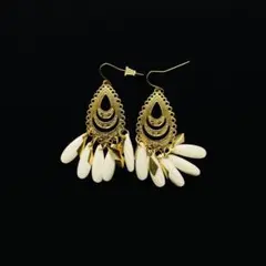 231 遺品整理品　ピアス　ゴールド　エスニック系　ドロップピアス　ヴィンテージ