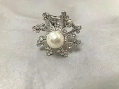 パール ブローチ