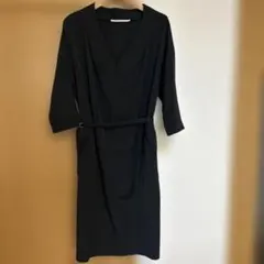 nano UNIVERSE ナノユニバース　黒ワンピース 着痩せ効果　トロミ素材