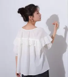 N. Natural Beauty Basic ラッフルバイカラーリボンブラウスのサムネイル