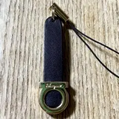 フェラガモ キーホルダーのサムネイル