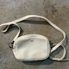 レザークロスボディバッグ　HUGO BOSS ヒューゴボスのサムネイル