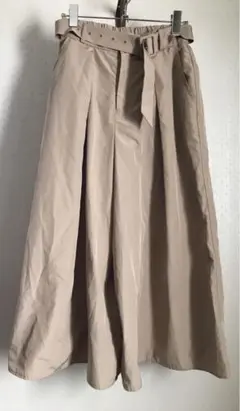 BEAMS HEART ベージュ ナイロン ガウチョパンツ