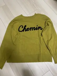 さがら刺繍入りニット