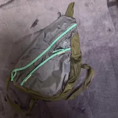 adidas スリングバッグ