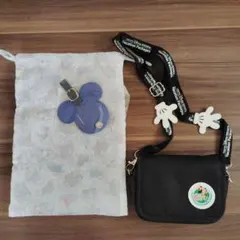 【最終値下げ！】30周年記念ディズニーリゾートミッキーマウス ポーチとストラップ