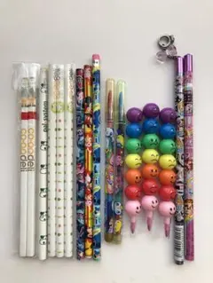 筆記用具［鉛筆、色鉛筆、ロケット色鉛筆等］まとめ売り