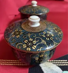 九谷焼　 煎茶椀　湯呑　仙龍窯　青粒鉄仙　花唐草文　金彩　蓋付　2客