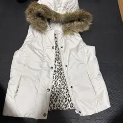 ファー付きダウンベスト ホワイト/ヒョウ柄