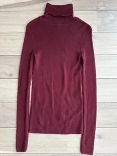 ユニクロ●バーガンディタートルネックセーター●タートルニット●ワイン●ボルドー