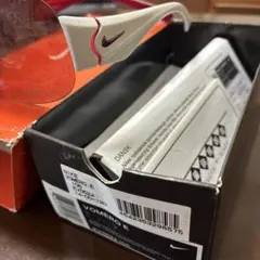 NIKEレディースサングラスのサムネイル