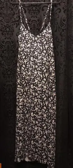 最終値下SALE【美品】小花柄 キャミワンピース ブラック