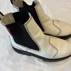 PUMA サイドゴアブーツ ホワイト 블랙