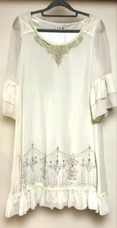 新品未使用 タグ付き axes アクシーズビジューシフォンチュニック ワンピース