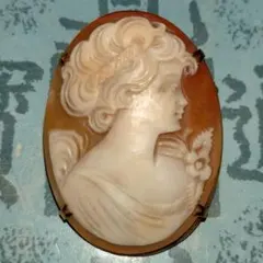 ヴィンテージ カメオ風ブローチ 女性の横顔