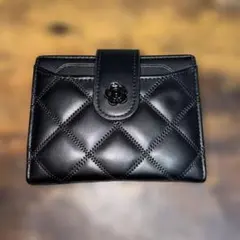 ブラックレザーキルティング二つ折り財布