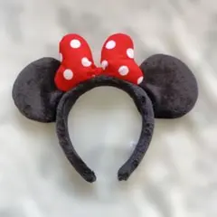ミニーマウス カチューシャ 赤いリボン
