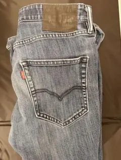 （最終価格）Levi's ストレートデニムパンツ 青　32