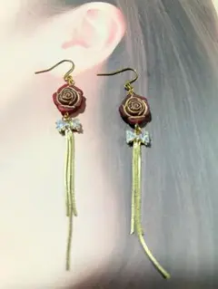 バラビーズ　リボンつきチェーンロングピアス