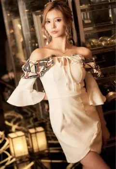 キャバドレス　ホワイト　6670 定価13800円