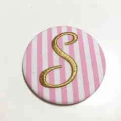 ☆値下げ☆【LOWRYS FARM】アルファベット缶バッチ