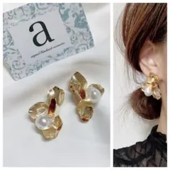 2352-1 ゴールド☺︎立体フラワーとパールのピアス☺︎