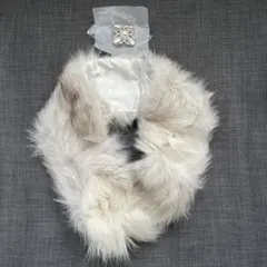 ⭐︎新品！ブローチ付きファーマフラー⭐︎のサムネイル