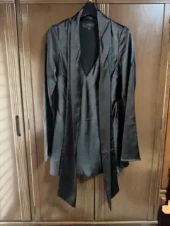 ZARAサテンVネックスカーフ付きワンピース