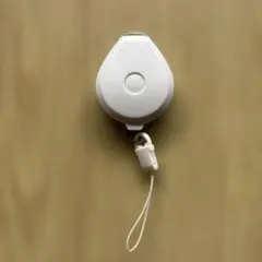 新品・収納式ネックストラップ・プティ・ホワイト・鍵・カメラ・定期入れ