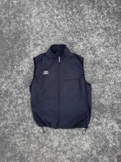 UMBRO 黒 ベスト ジッパー付き