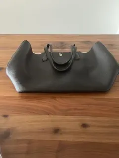 トリーバーチ ロビンソン トートバッグ シボ革 A4収納可 ブラック/黒