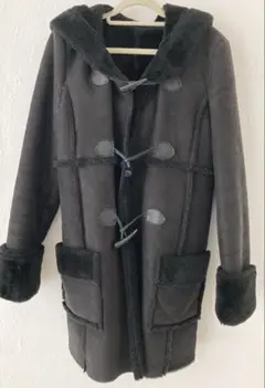 スナイデル　ムートン風ダッフルコート 黒